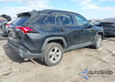 2022 Toyota Rav4 Xle z USA, uszkodzony, nr VIN 2T3P1RFV9NC296109